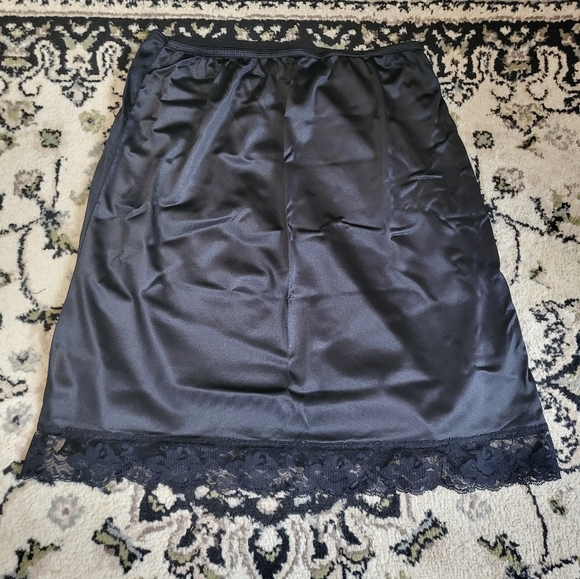 Black mini slip skirt - Picture 5 of 5